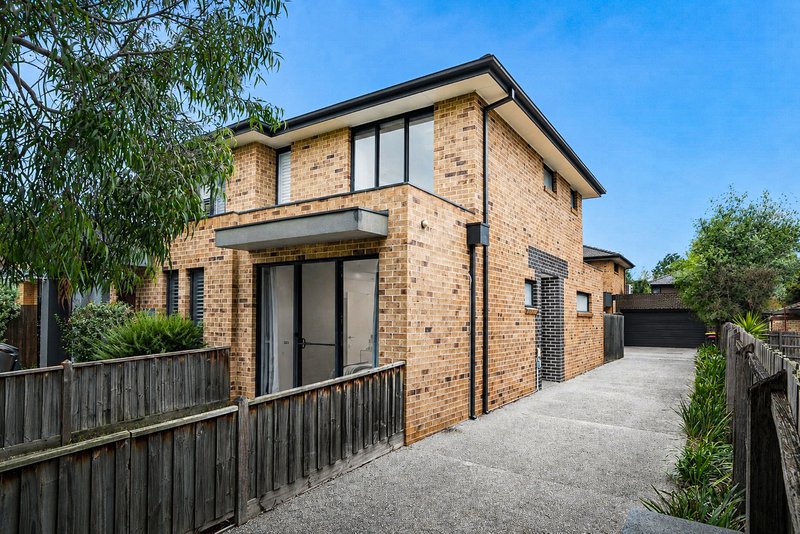Photo - 3/10 Rae Street, Chadstone VIC 3148 - Image 1