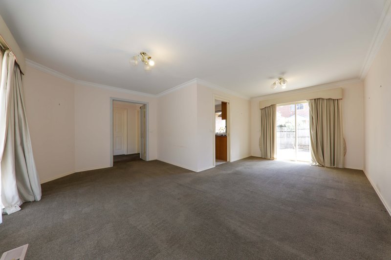 Photo - 3/10 Renown Street, Burwood VIC 3125 - Image 2