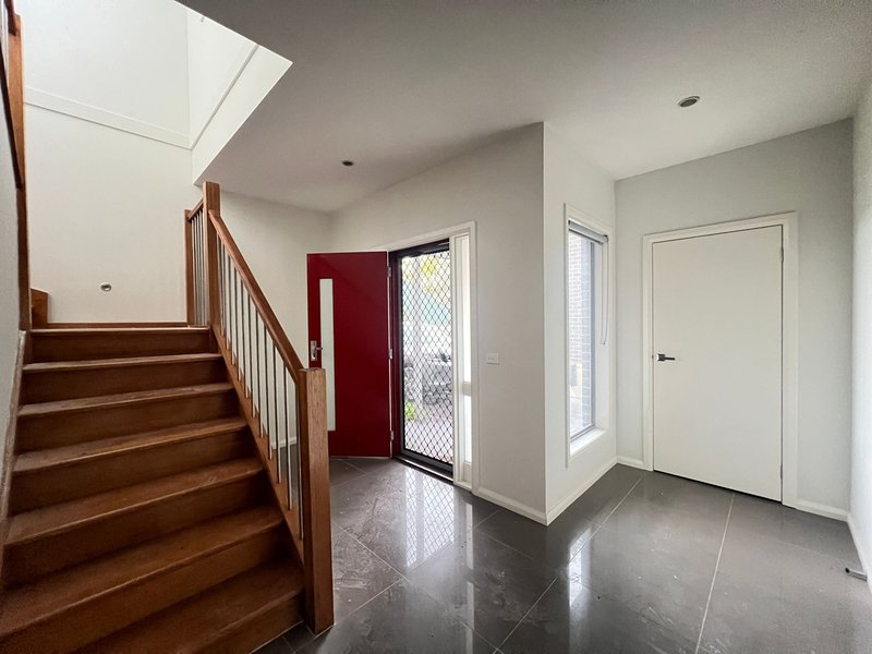 Photo - 3/10 Shadforth Street, Westmeadows VIC 3049 - Image 2