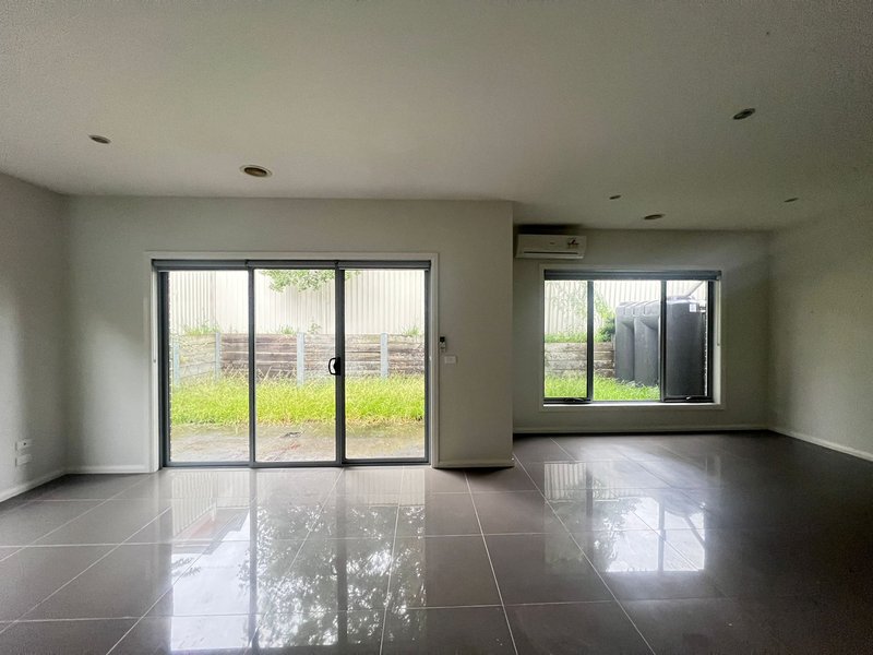 Photo - 3/10 Shadforth Street, Westmeadows VIC 3049 - Image 9