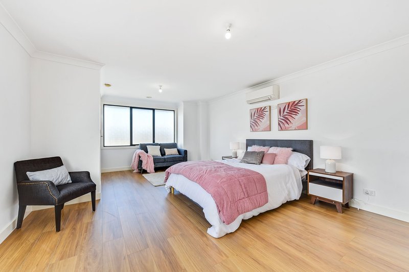 Photo - 3/10 Sunrise Court, Springvale South VIC 3172 - Image 6