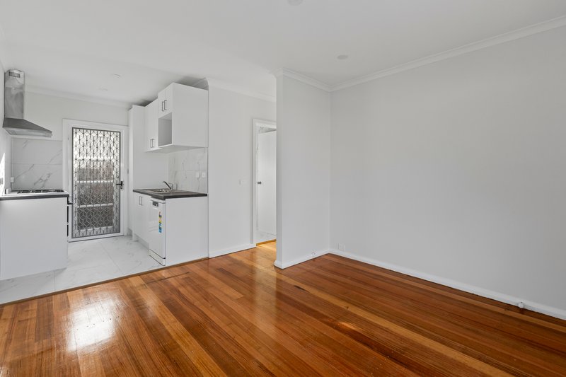 Photo - 3/10 Sylvan Grove, Pascoe Vale South VIC 3044 - Image 1
