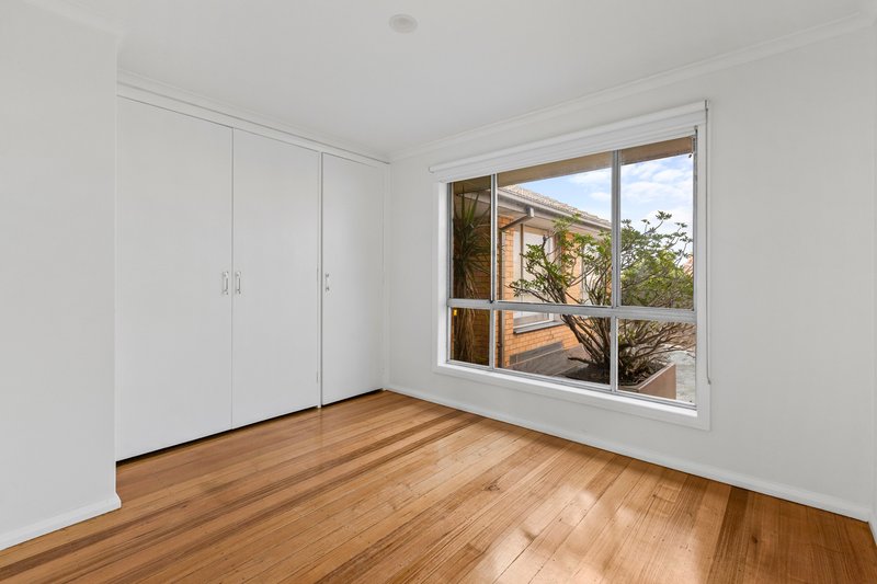 Photo - 3/10 Sylvan Grove, Pascoe Vale South VIC 3044 - Image 4