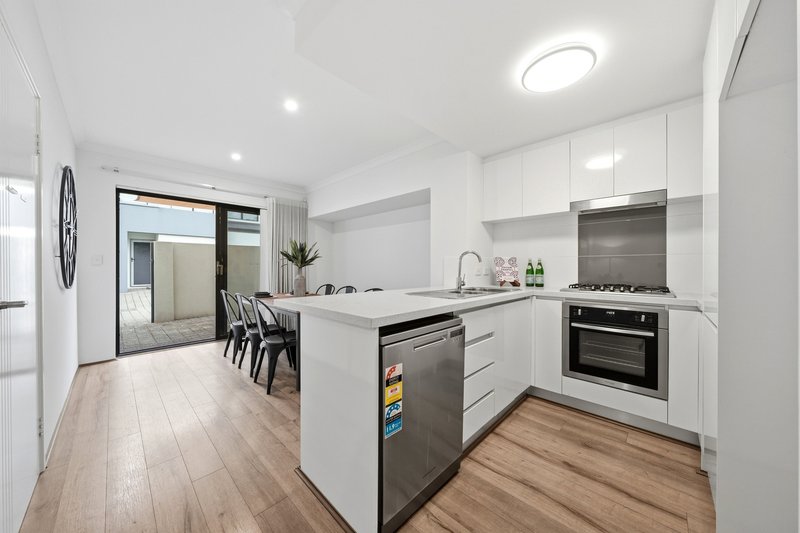 Photo - 3/10 Tate Street, St James WA 6102 - Image 6