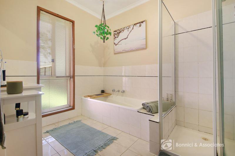 Photo - 3/10 Thrush Court, West Wodonga VIC 3690 - Image 9