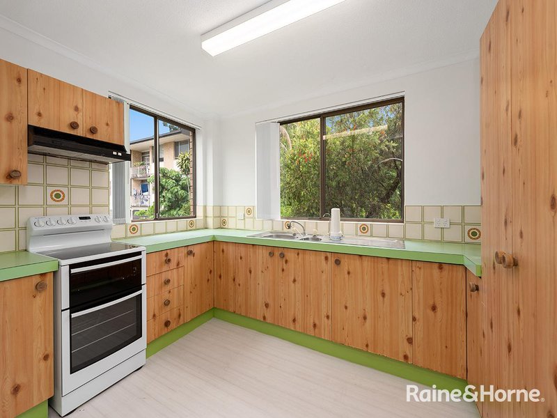 Photo - 3/10 Ward Street, Indooroopilly QLD 4068 - Image 3