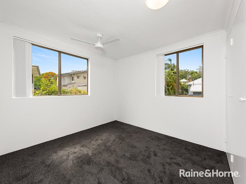 Photo - 3/10 Ward Street, Indooroopilly QLD 4068 - Image 4