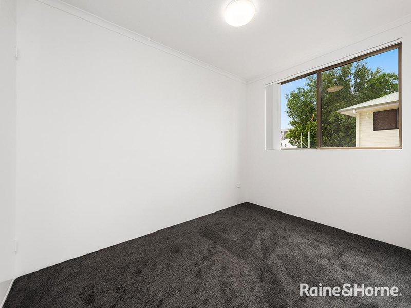 Photo - 3/10 Ward Street, Indooroopilly QLD 4068 - Image 5