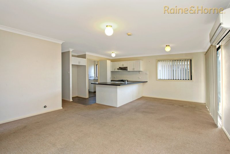 Photo - 3/100 Brisbane Street, Oxley Park NSW 2760 - Image 4