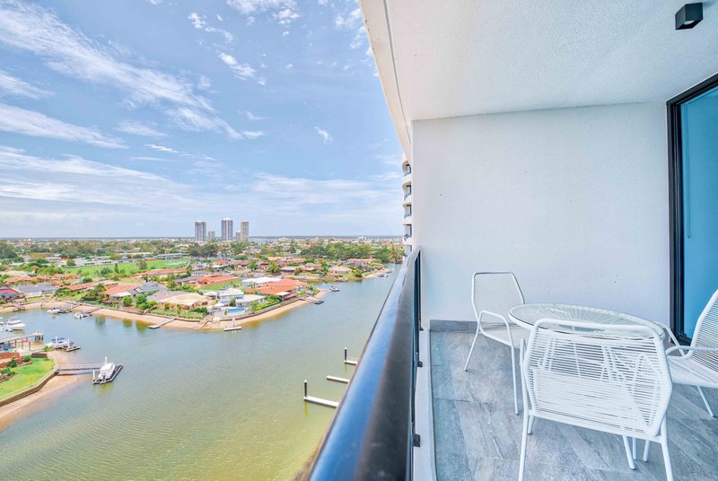 Photo - 31003/5 Harbour Side Court, Biggera Waters QLD 4216 - Image 1