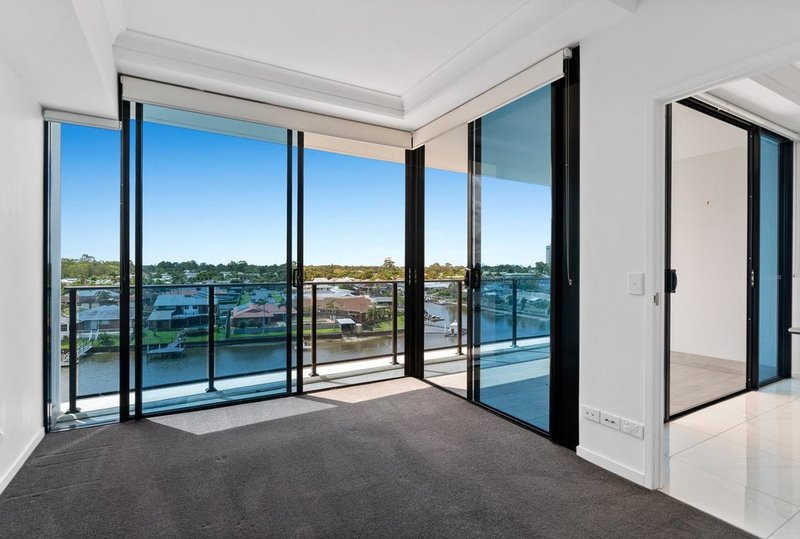 Photo - 31003/5 Harbour Side Court, Biggera Waters QLD 4216 - Image 3