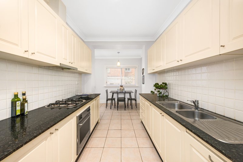 Photo - 3/102 Kirribilli Avenue, Kirribilli NSW 2061 - Image 4