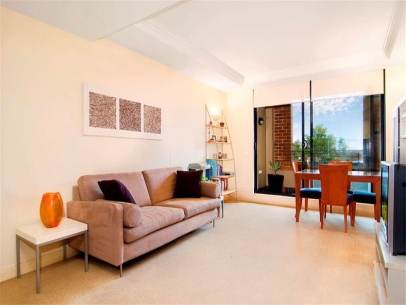 Photo - 310/2 Langley Avenue, Cremorne NSW 2090 - Image 2