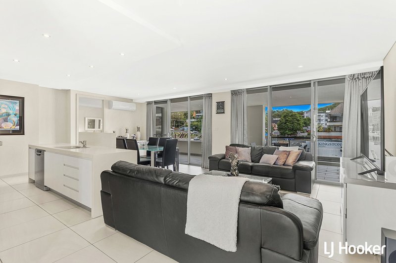 Photo - 3/102 Magnus Street, Nelson Bay NSW 2315 - Image 6