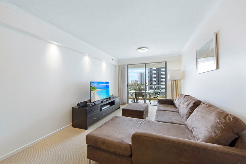 Photo - 3102/21-31 Cypress Avenue, Surfers Paradise QLD 4217 - Image 5