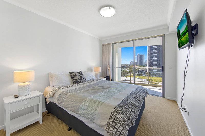 Photo - 3102/21-31 Cypress Avenue, Surfers Paradise QLD 4217 - Image 10