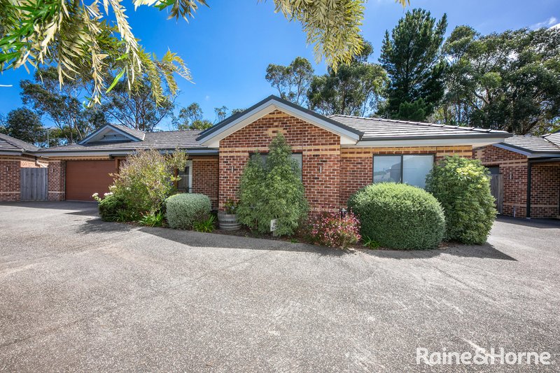 Photo - 3/104 Station Road, Gisborne VIC 3437 - Image 2