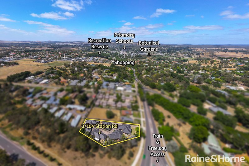 Photo - 3/104 Station Road, Gisborne VIC 3437 - Image 14