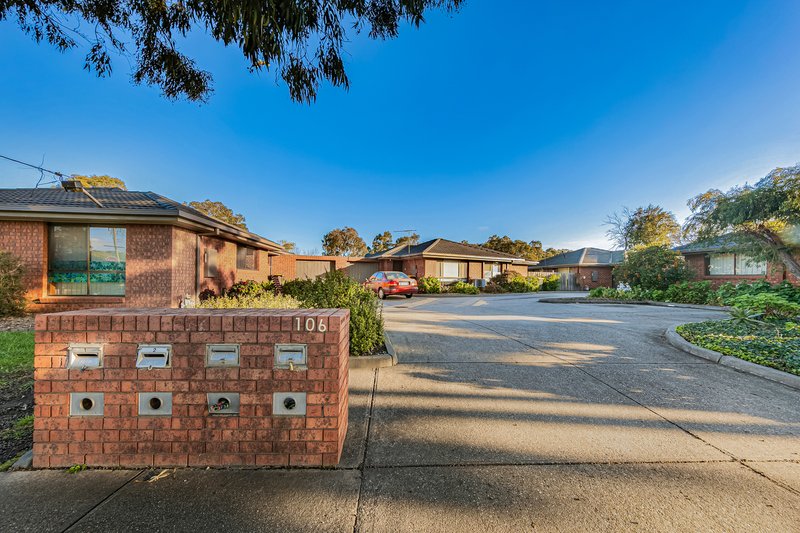 Photo - 3/106 Derby Drive, Epping VIC 3076 - Image 11