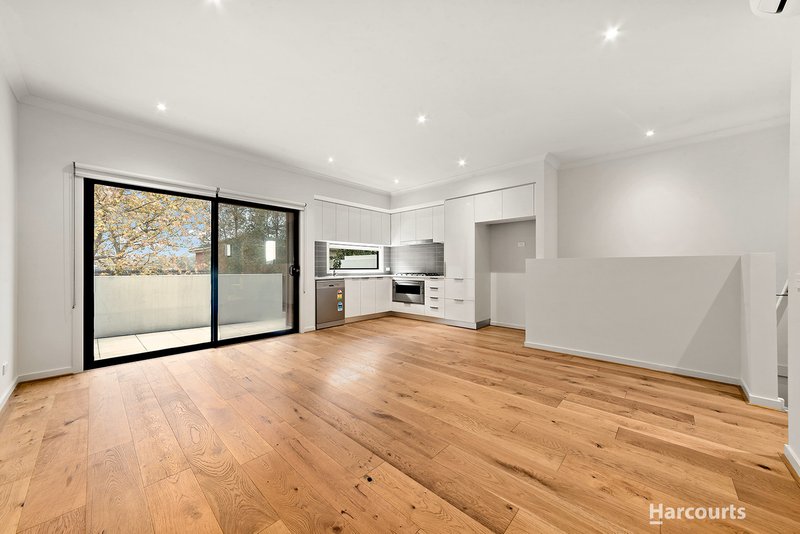 Photo - 3/106 Wood Street, Templestowe VIC 3106 - Image 2