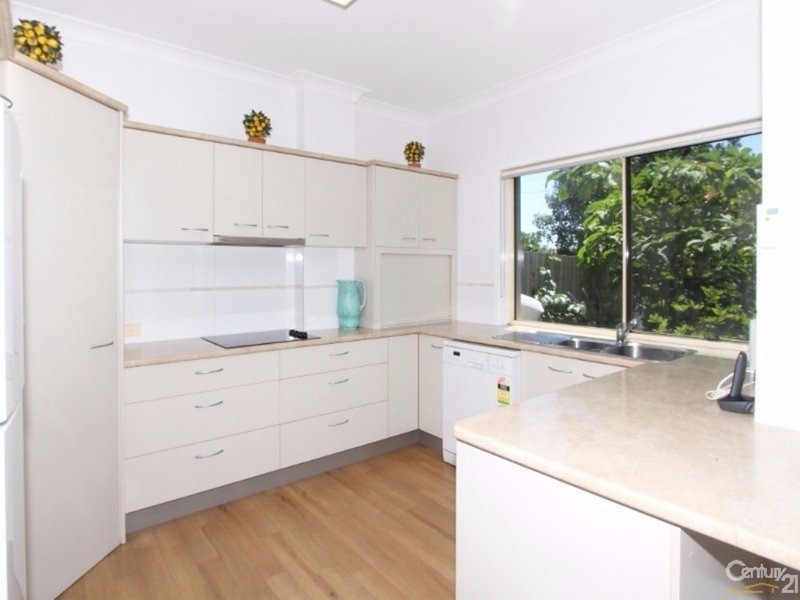 Photo - 3/107-109 Parker Street, Maroochydore QLD 4558 - Image 5