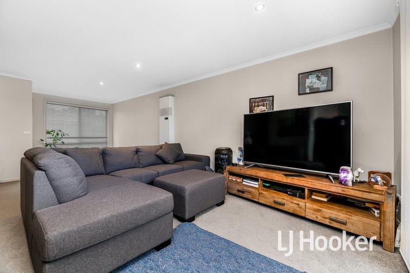 Photo - 3/11-13 Carlyle Street, Pakenham VIC 3810 - Image 4