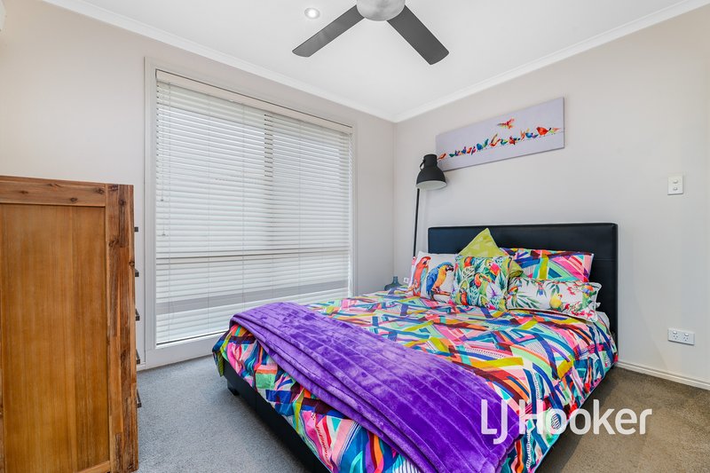 Photo - 3/11-13 Carlyle Street, Pakenham VIC 3810 - Image 5