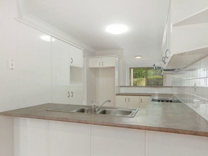 Photo - 3/11-17 Beachcomber Court, Burleigh Waters QLD 4220 - Image 4