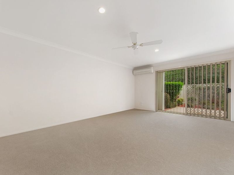 Photo - 3/11-17 Beachcomber Court, Burleigh Waters QLD 4220 - Image 5