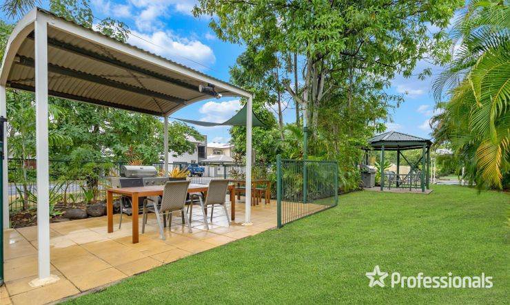 Photo - 31/1-19 Poinciana Street, Holloways Beach QLD 4878 - Image 8