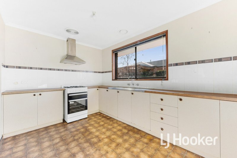 Photo - 3/11 Acacia Court, Pakenham VIC 3810 - Image 2