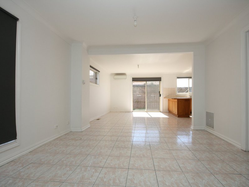 Photo - 3/11 Albert Avenue, Springvale VIC 3171 - Image 2