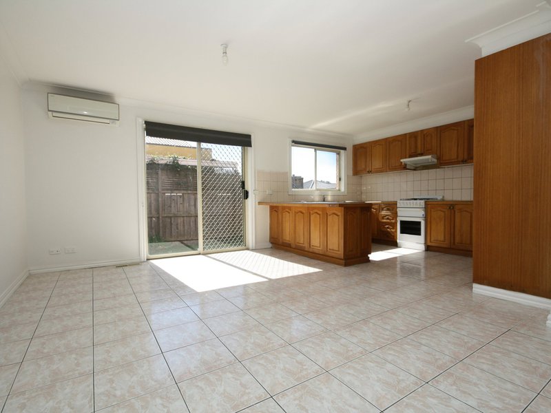 Photo - 3/11 Albert Avenue, Springvale VIC 3171 - Image 3