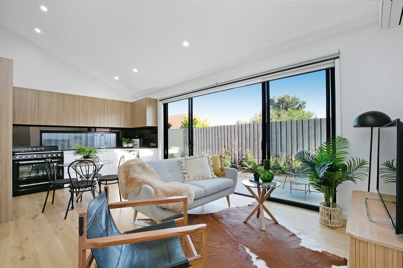 Photo - 3/11 Arthur Street, Coburg North VIC 3058 - Image 2