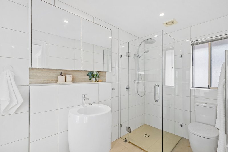 Photo - 3/11 Barnhill Road, Terrigal NSW 2260 - Image 15