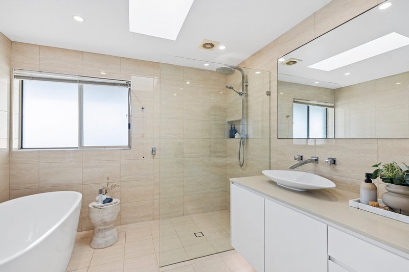 Photo - 3/11 Barnhill Road, Terrigal NSW 2260 - Image 20
