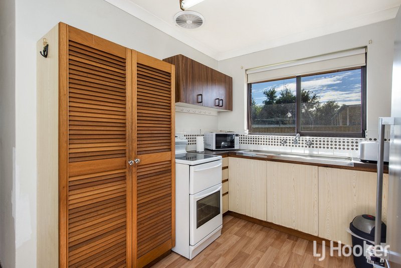 Photo - 3/11 Brooks Avenue, Waroona WA 6215 - Image 5