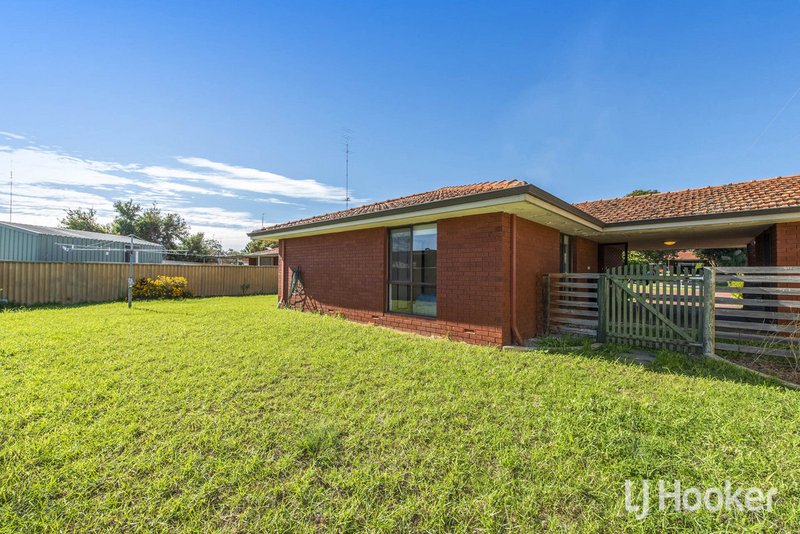 Photo - 3/11 Brooks Avenue, Waroona WA 6215 - Image 12