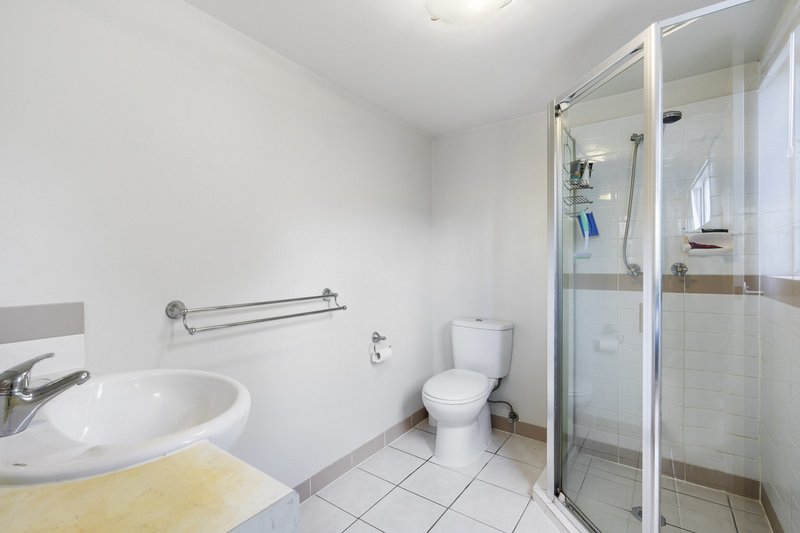 Photo - 3/11 Clark Street, Biggera Waters QLD 4216 - Image 4