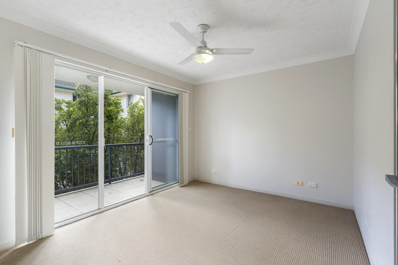 Photo - 3/11 Clark Street, Biggera Waters QLD 4216 - Image 5