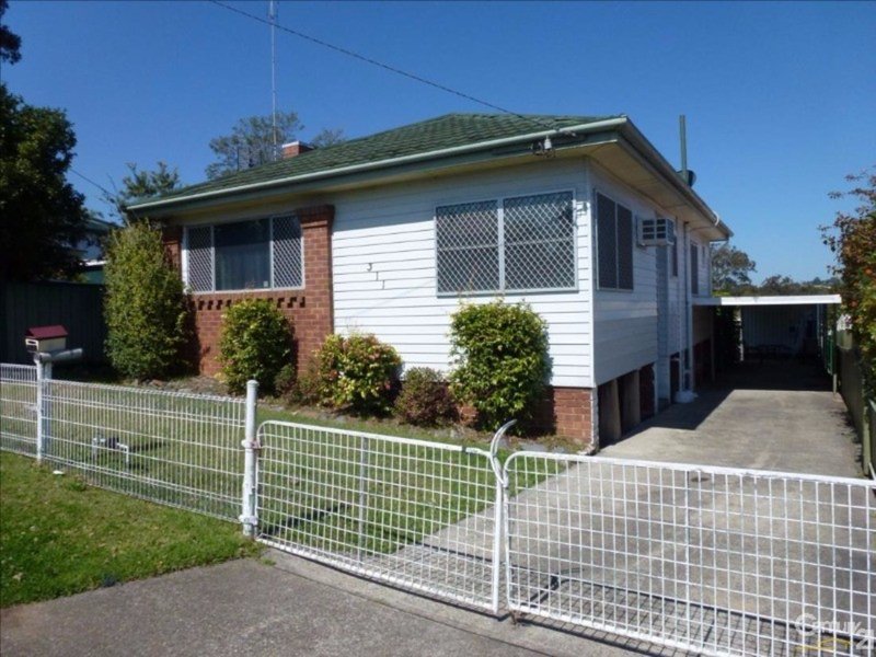 311 Lake Road, Glendale NSW 2285