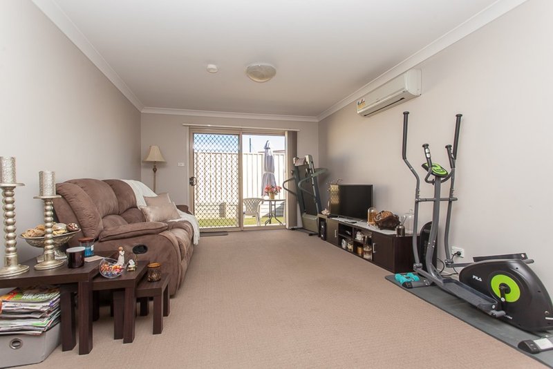 Photo - 3/11 Maclean Street, Cessnock NSW 2325 - Image 6