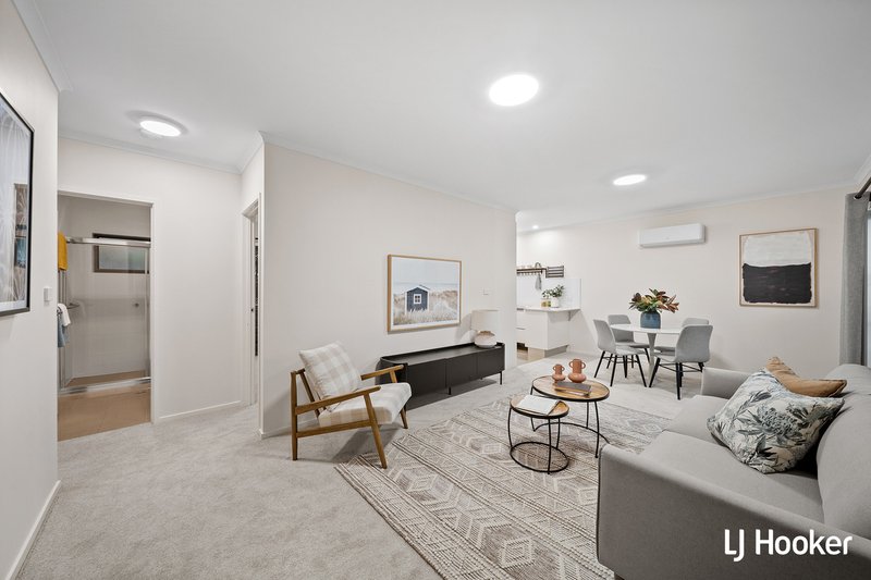 Photo - 3/11 Mathieson Crescent, Weetangera ACT 2614 - Image 2