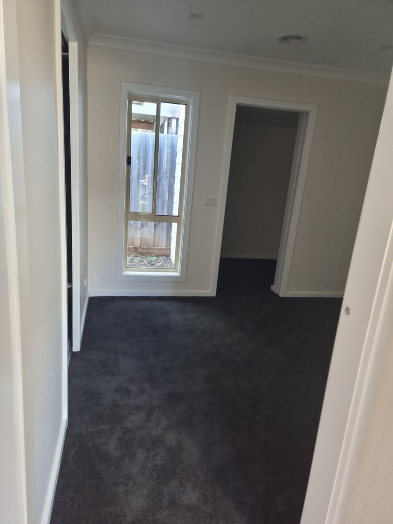 Photo - 3/11 Mckenzie Street, Melton VIC 3337 - Image 9