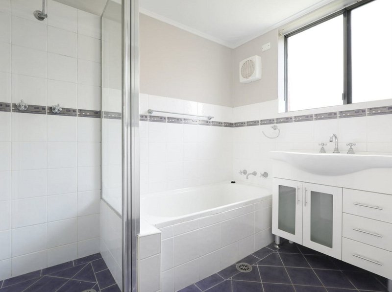 Photo - 3/11 Mercury Street, Wollongong NSW 2500 - Image 2