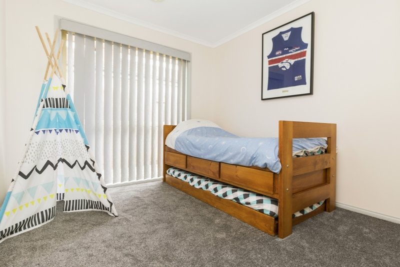 Photo - 311 Morris Road, Hoppers Crossing VIC 3029 - Image 13