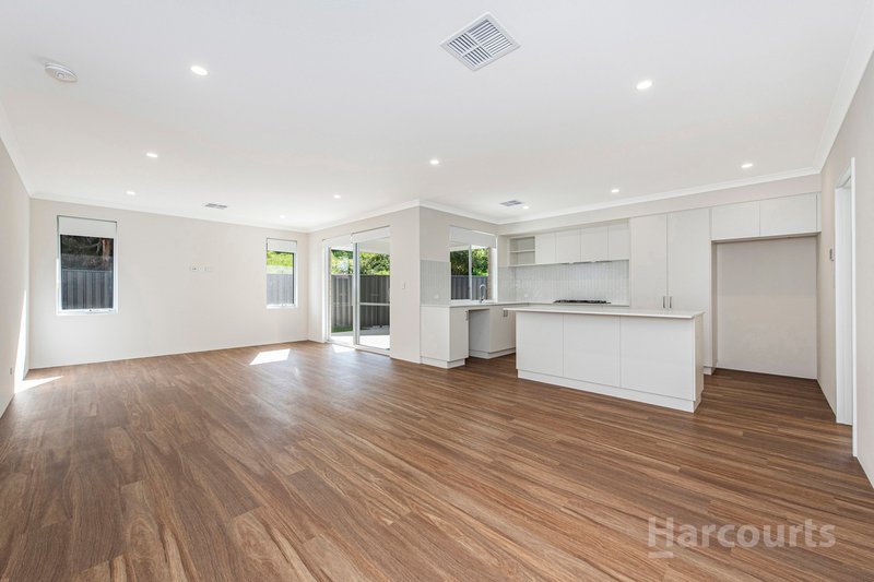 Photo - 3/11 Murray Crescent, Halls Head WA 6210 - Image 4