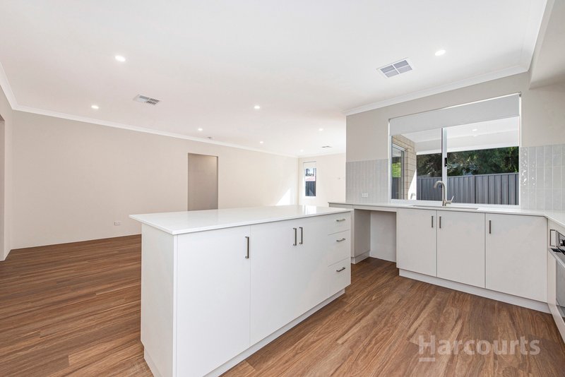 Photo - 3/11 Murray Crescent, Halls Head WA 6210 - Image 7