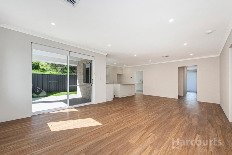 Photo - 3/11 Murray Crescent, Halls Head WA 6210 - Image 8