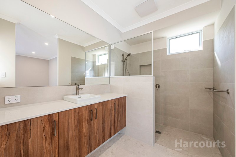 Photo - 3/11 Murray Crescent, Halls Head WA 6210 - Image 11